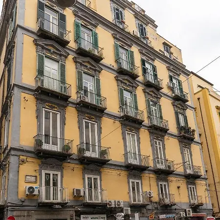 Monteoliveto 4* נאפולי