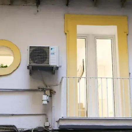 לינה וארוחת בוקר Monteoliveto נאפולי