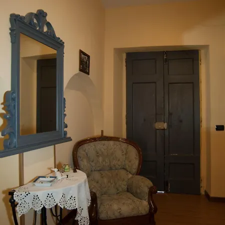 לינה וארוחת בוקר Monteoliveto נאפולי