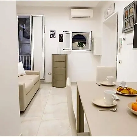 Monteoliveto 4* Νάπολη
